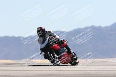 media/Oct-13-2025-Moto Forza (Mon) [[a66d839500]]/3-B Group/Session 4 (Turn 9)/